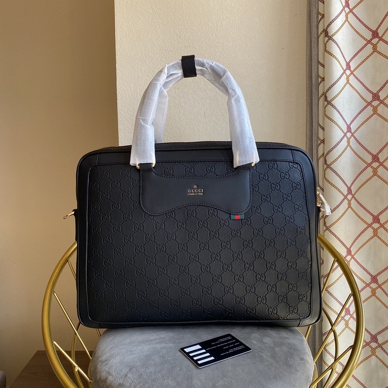 Gucci Handbags 835